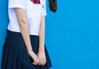 森萝财团 – 纯欲JK学院风合集，那里沙发上的小七，坐姿也太诱人了吧？