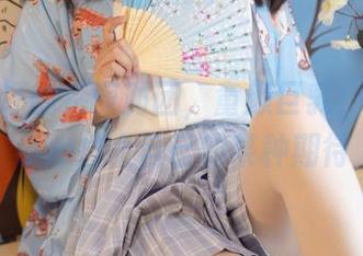 精选坏坏的森萝财团，童颜巨乳，让你不小心撞上自己的某种期待