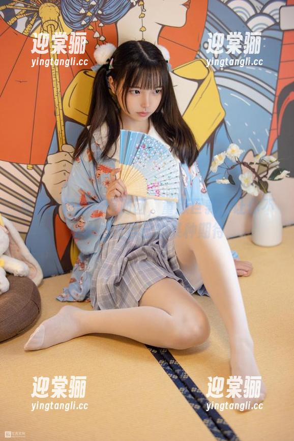 精选坏坏的森萝财团，童颜巨乳，让你不小心撞上自己的某种期待