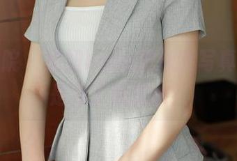 模范学院 – 妞妞koko的泳装写真,难道是为了藏深水?
