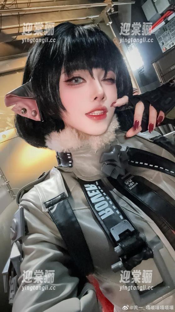这套装我觉得很流一_喵喵喵喵喵喵，高清美图挑衅我的穿搭意识。