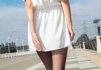 爱丝 – 索菲的修女风，难道是为信仰而写真？照片里还有奶奶的味道吗？