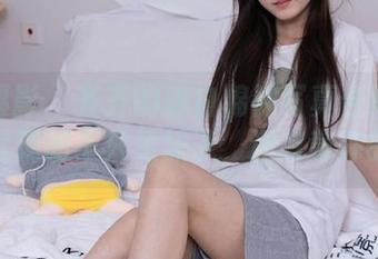 甜予摄影 – 齐齐的脏白棉袜写真合集——为你呈现的不只是袜子，还有意外的乐趣