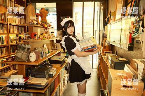白莉爱吃巧克力来了一发“最新”的瑜伽写真集，素颜与平衡感的奇妙碰撞！