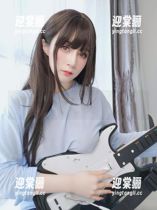 白银81写真、Shinano——每一页都像在偷瞄！