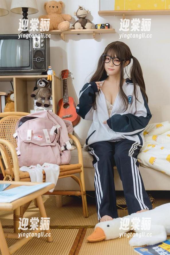 神沢永莉 听说小春的礼物里藏着美图,神沢永莉,你收下了没?