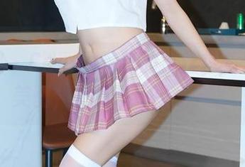 秀人网 – Candy糖糖的白丝探险:在线美图,一点也不让人腻。