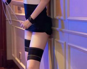 秀人网 – 允尔写真：美足合集，不小心让我的审美标准下滑了…