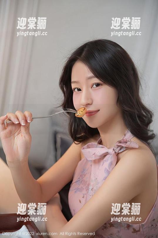 秀人网 - 蕾丝慢慢附在利世的身上，图集里的每一缕都是诱惑吗？真心不敢确定。