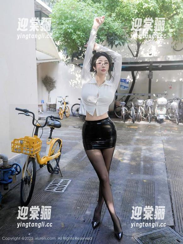 秀人网-奶芙乔乔 秀人网 - 原图中的奶芙乔乔“姐姐”,这身手让人想多了...