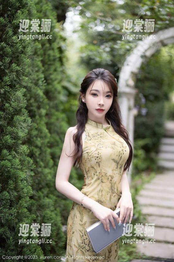 秀人网 - 全套写真里的娜比，红裙是她唯一的伪装吗