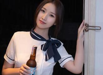 秀人网 – 无圣光形态下，安然Maleah的夏天作品依旧流露着不羁的灵魂。