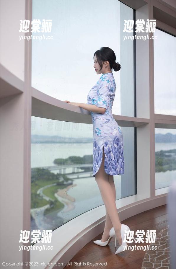 秀人网 - 套图时间！李丽莎的职业装，别再以为是一件大衣！