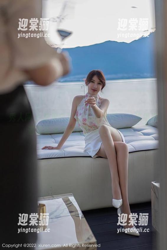秀人网 - 又见白芷yy的白衬衫——这组高清写真集居然让我屏住了呼吸！