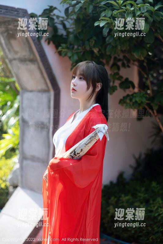 秀人网 - 原图分享，蛋蛋宝在体操服里的每个pose都让人忍不住猜想！