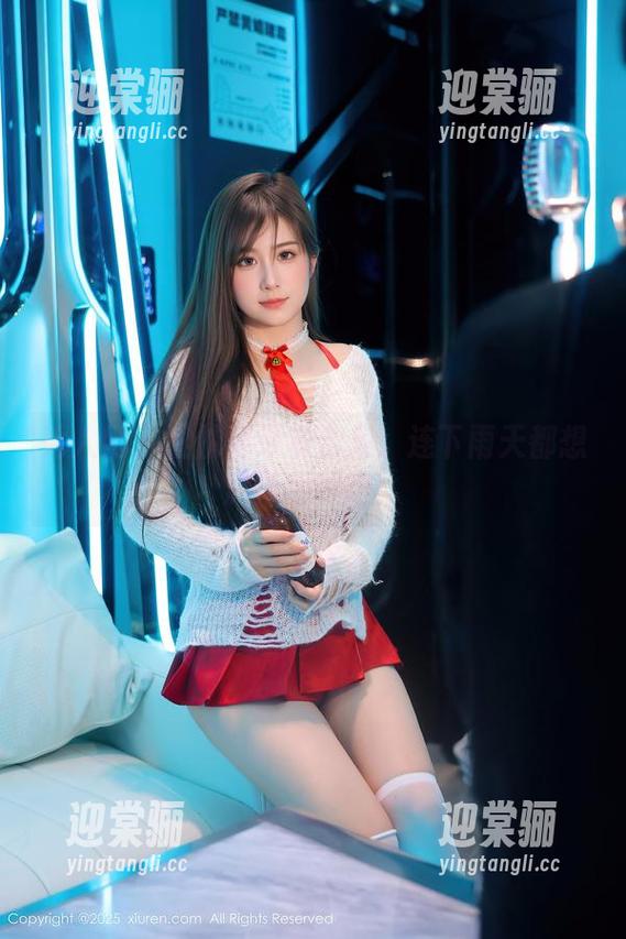 秀人网 - 谢忱倬泳衣合集：连下雨天都想游泳的冲动！