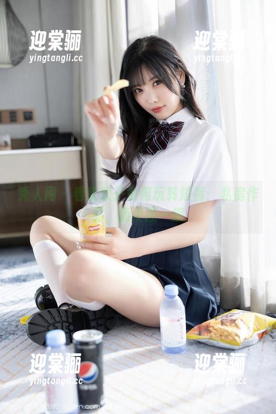 秀人网 - 看软软子如何玩转短裤：私房作品，随便擦一擦