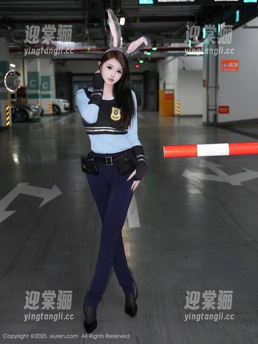 秀人网 - 陶喜乐的户外图集定制，跟着我一起跑山跑水，但你可能舍不得松手。