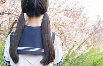 “稚乖画册”糖果缤纷：晴空-01，白丝双马尾JK，免费获取甜蜜写真！