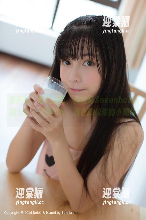 菠萝社 - 盛装出场，柳侑绮Sevenbaby的七宝三文鱼写真，适合挑战你的小期待。
