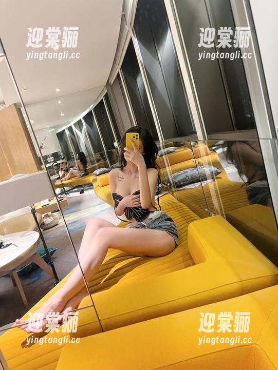 微密圈 - 葛征带来的黑点黑丝合集，有种不一样的诱惑。