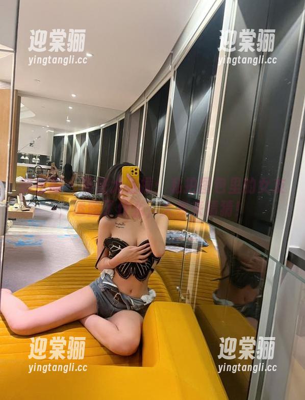 微密圈 - 葛征大碰撞：私拍图包里的女友，透露了什么，大家来猜猜！