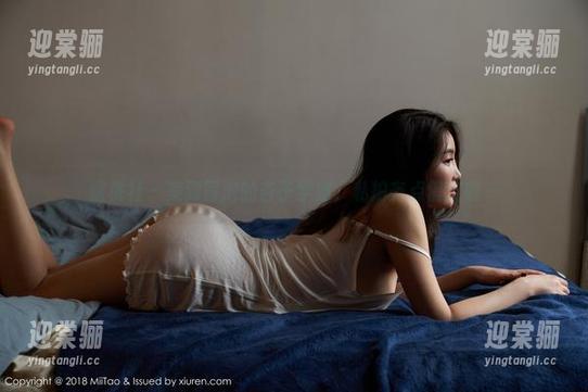 蜜桃社-杏子 蜜桃社 - 美到冒泡的杏子学姐,私拍有点俏皮哦~
