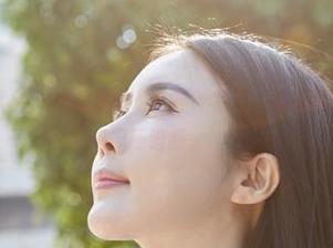 蜜桃社 – 默默Momo呈现的“女神”写真，每一张都有种莫名的压迫感。