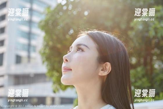 蜜桃社 - 默默Momo呈现的“女神”写真，每一张都有种莫名的压迫感。