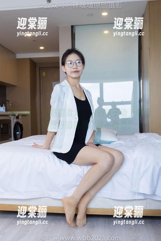 袜啵啵 - 熊熊撒欢儿：白色袜子染上脏污，免费图包的真相你敢不敢看？