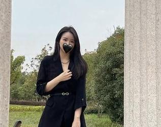 微密圈 – 软妹小九九的黑丝玉足,无圣光套图,让你体会“只此一家”的独特!