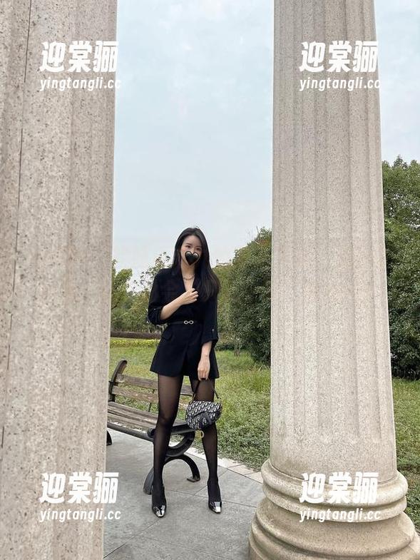 微密圈 - 软妹小九九的黑丝玉足，无圣光套图，让你体会“只此一家”的独特！