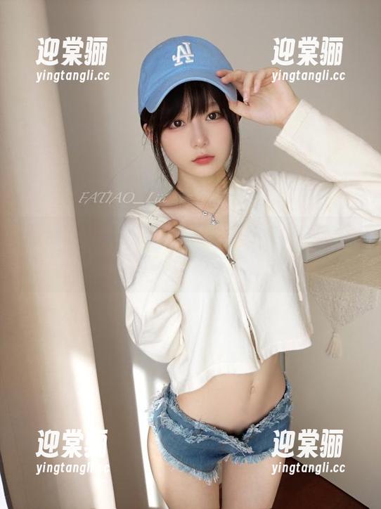 路过迷之呆梨美腿全集，不小心掉进美腿的坑了，该如何自拔？