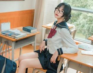 逐月Su的蓝色衬衫图册:给你狡黠又迷离的双眼!