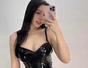 微密圈 – 当校服遇上铁锤姐姐,作品里的每张图片都让人想多看几遍