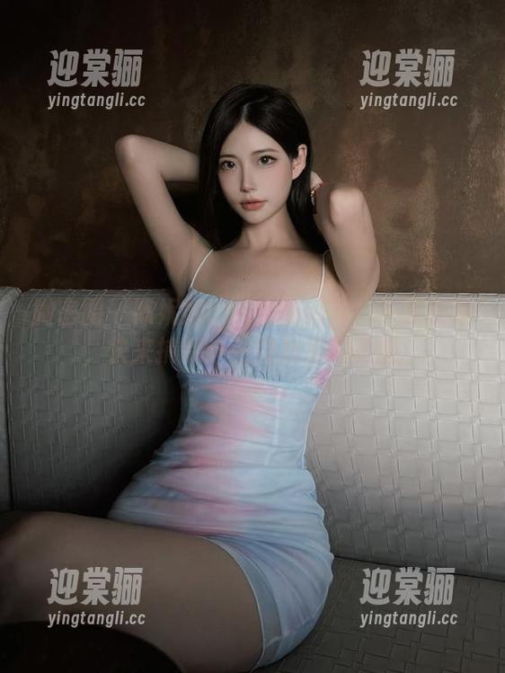 微密圈 - 陈妮妮UNI定制睡衣！不要眨眼，快来捕捉这张图片里的诱惑。