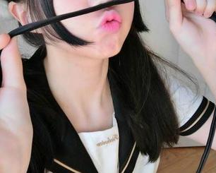 魔物喵nigisa的连衣裙图册：在美丽中摇摆，难言的纠结。