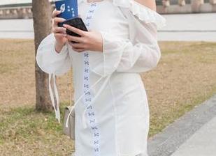 魔镜街拍 – 当肉丝遇见超短裙：艾小青的美图风暴
