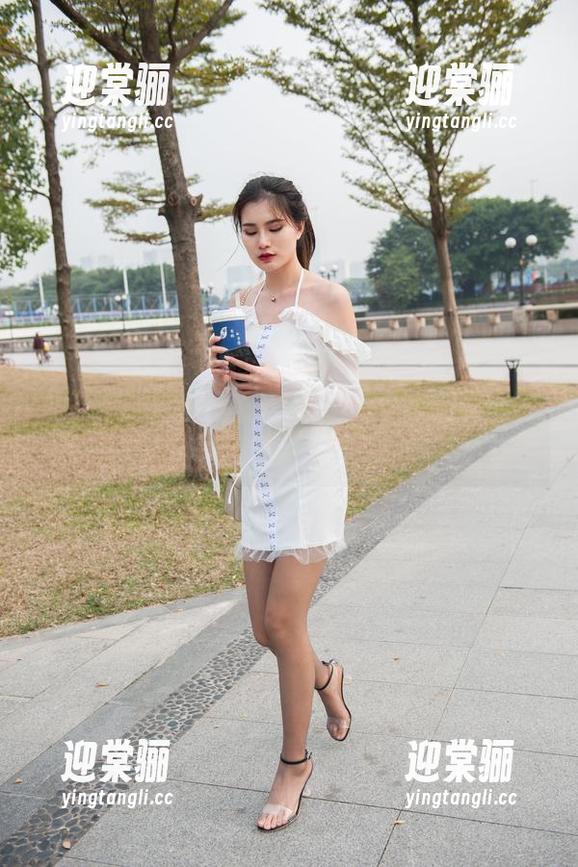 魔镜街拍 - 当肉丝遇见超短裙：艾小青的美图风暴