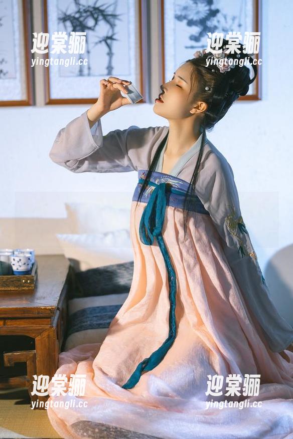 连妹子也来凑热闹，鹿八岁baby这图合集能忍？